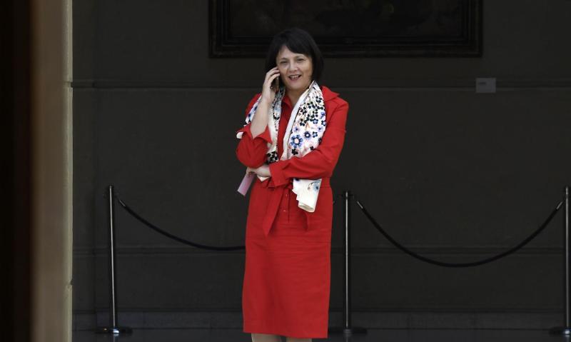 Agencia Uno - La exministra Loreto Silva aparece mencionada en los chats entre Luis Hermosilla y Gabriel Zaliasnik como una de las recaudadoras de dinero para las defensas de carabineros durante noviembre de 2019. La Fiscalía investiga su participación.