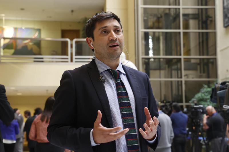 Aton- Senador Miguel Ángel Calisto