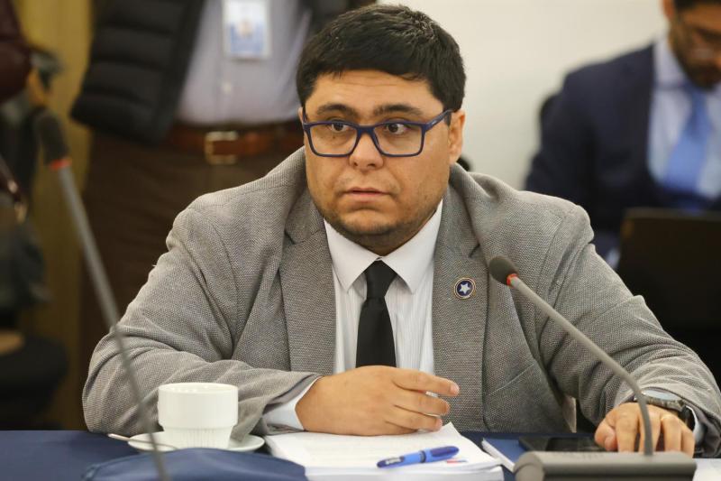 Diputado Meza defiende apoyo de Republicanos al indulto de Aliste Vega - Aton