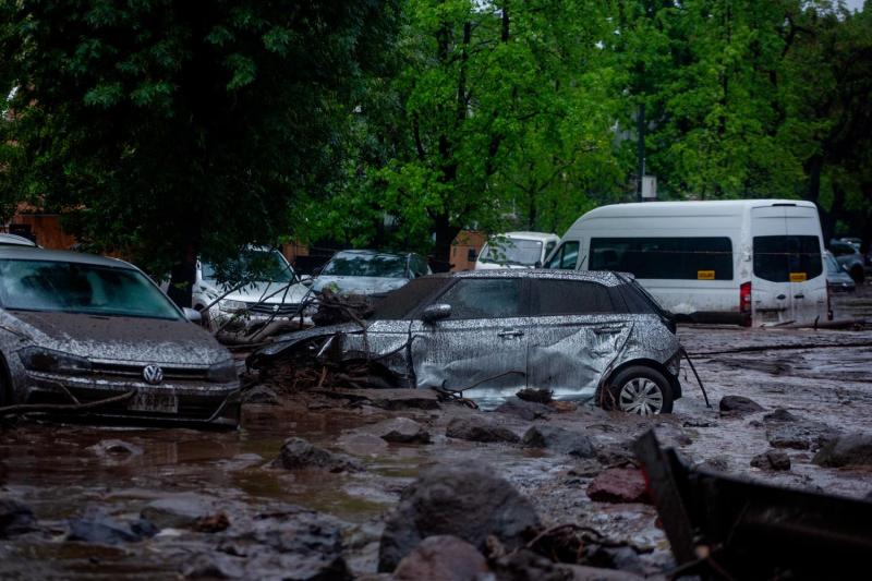 Agencia Uno -Sernageomin explica el fenómeno de “flash flow” que originó el aluvión en San Carlos de Apoquindo