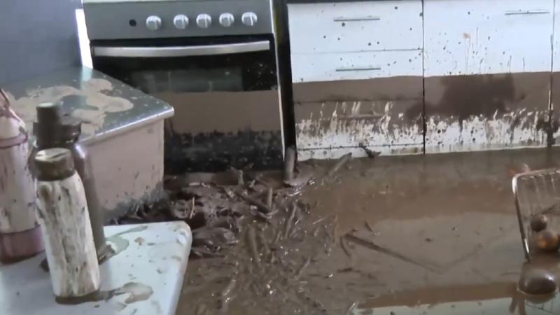 T13 En Vivo - Aluvión destrozó casa en Las Condes