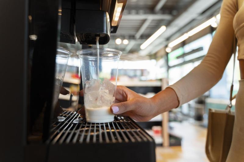 Niña de 12 años murió tras beber un batido en una cafetería en Londres - Freepik