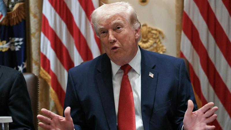 Donald Trump propone cambiar el nombre del Atlántico o el Pacífico por “océano Trump” - AFP