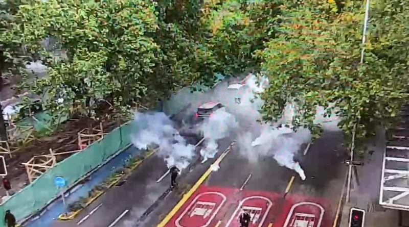 Carabineros lanzó lacrimógenas para disuadir a los manifestantes - Cedida
