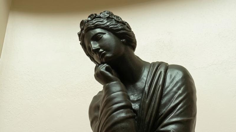 A quién está dedicada la estatua robada en 2014 del Cerro Santa Lucía y que fue reinstalada en Santiago