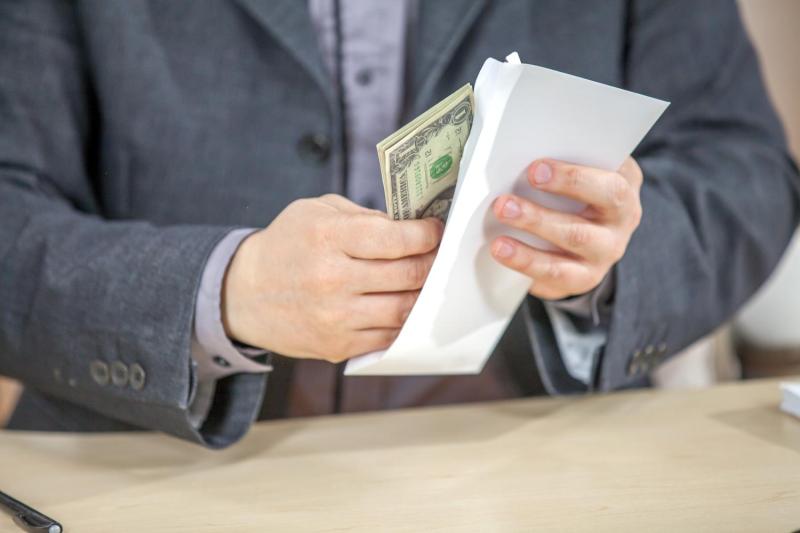 Las instituciones que generan mayor percepción de corrupción en Chile: partidos políticos lideran encuesta - Freepik
