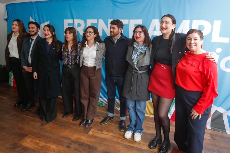 Aton- Frente Amplio presentó proyecto de ley para cambiar cobro de comisiones de las AFP