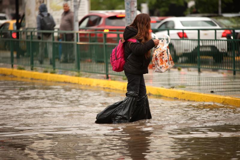 Aton (referencial) - Lluvia en la región Metropolitana