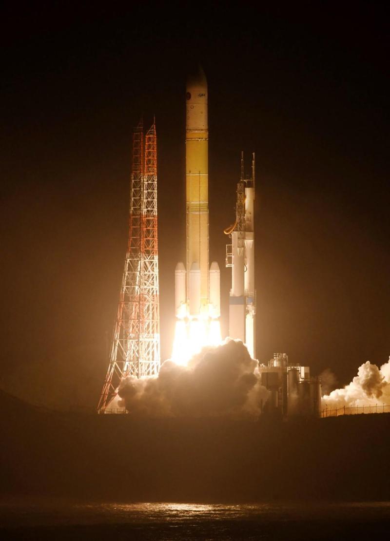 AFP - Japón lanza primera misión mundial a una luna de Marte