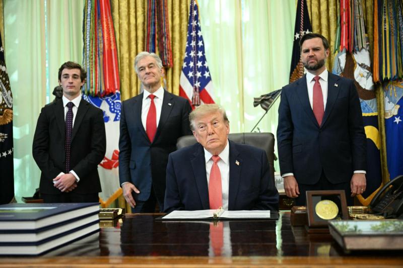 Trump increpa a periodista en la Casa Blanca - AFP