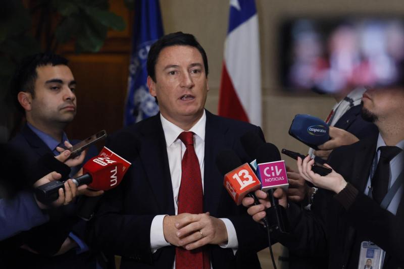 Aton- Senador Arturo Squella