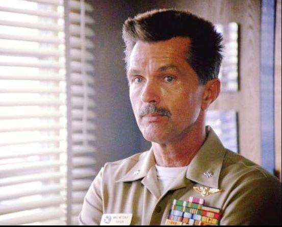 IMDb - Tom Skerrit en 'Top Gun'