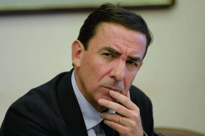 Agencia Uno - Una amplia polémica política generó la revelación de que el ministro de Justicia, Fernando Rabat, dio curso a la rebaja de 56 condenados por delitos sexuales.