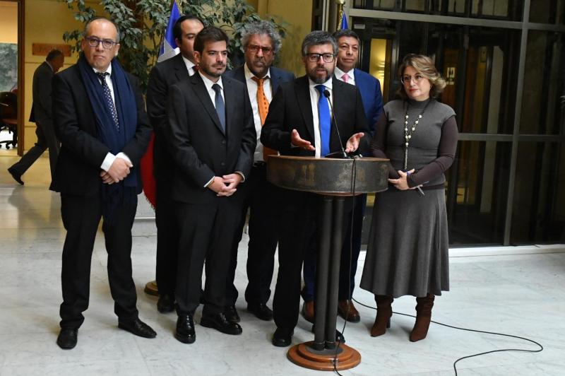 Agencia Uno- Bancada PPD