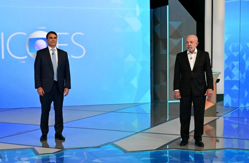AFP - Flavio Bolsonaro y Lula da Silva