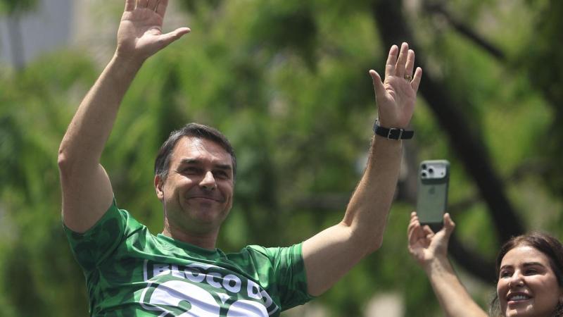 AFP - Flávio Bolsonaro