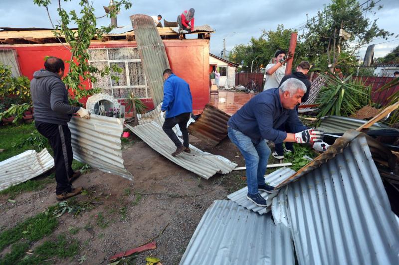 Aton - “Todo lo que pueda recoger se transforma en un proyectil”: experto explica el paso del tornado que azotó Requínoa