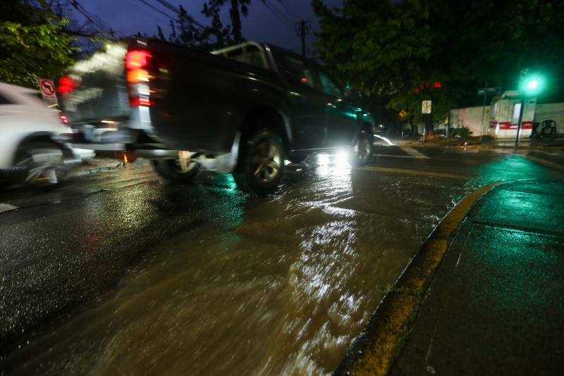 Agencia Uno - Fuertes lluvias en la zona central del país