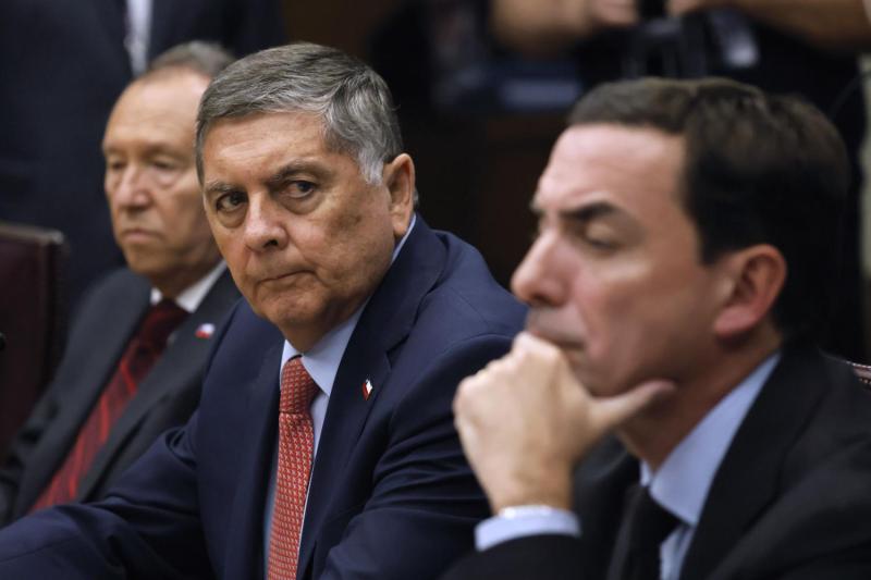 Aton- Ministros José García, Claudio Alvarado y Fernando Rabat en la Comisión de Constitución del Senado
