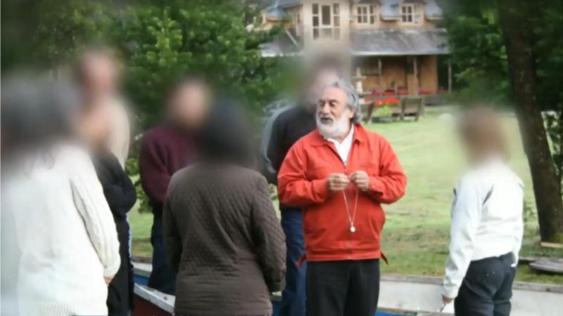 T13 - Exintegrante de secta en Chiloé revela condición que le habría impuesto el líder para tener pareja