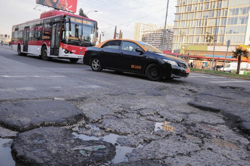 Agencia Uno - Ministro Poduje anuncia inicio del Plan Chao Baches