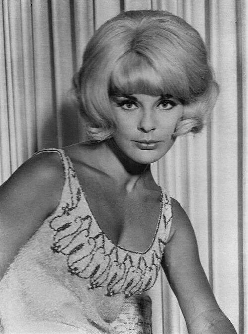 NBC Televisión (Wikipedia) - Elke Sommer