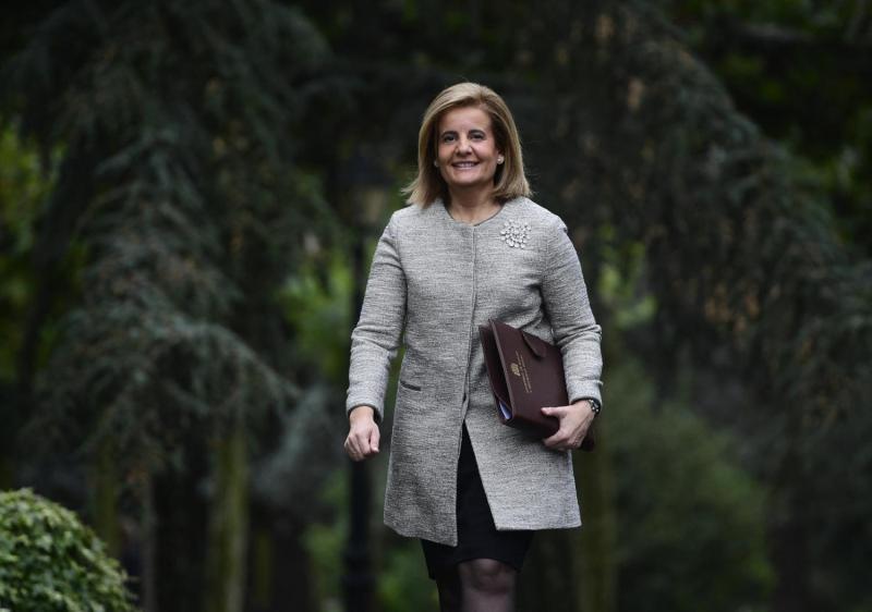 AFP - La exministra Fátima Báñez murió en el accidente de trenes