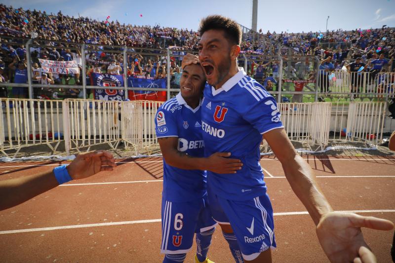 Jugadores de la U celebrando en Valparaíso (Agencia: Uno)