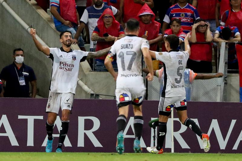 Colo Colo derrotó a Fortaleza en el debut copero