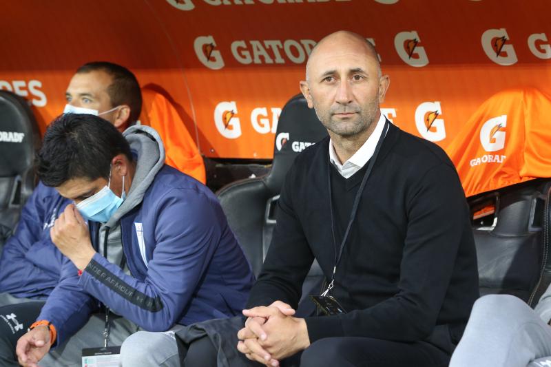 Paulucci en el banco de Católica (Agencia Uno)