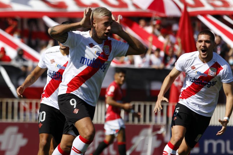 Rodrigo Holgado abrió la cuenta para Curicó Unido