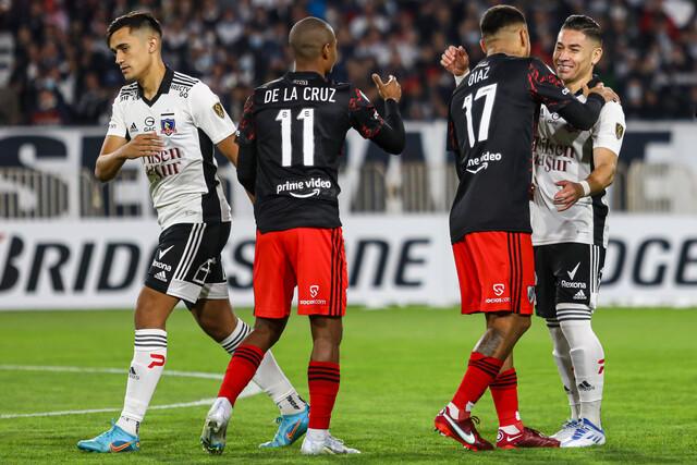 En la primera ruedo, Colo Colo cayó ante River Plate en el Estadio Monumental.