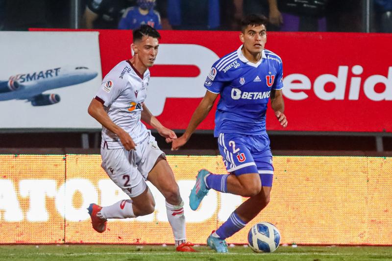 Daniel Navarrete en su debut contra San Lorenzo (Agencia Uno)