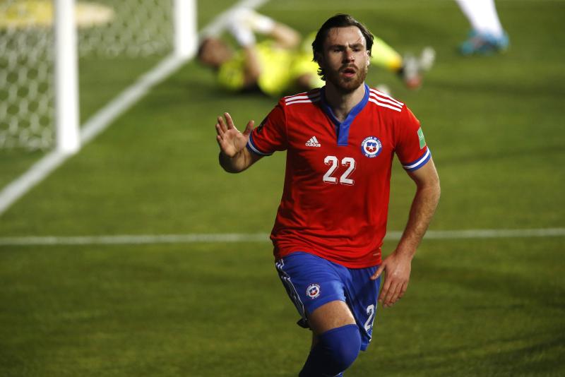 (22 años, delantero del Blackburn Rovers de la Championship)