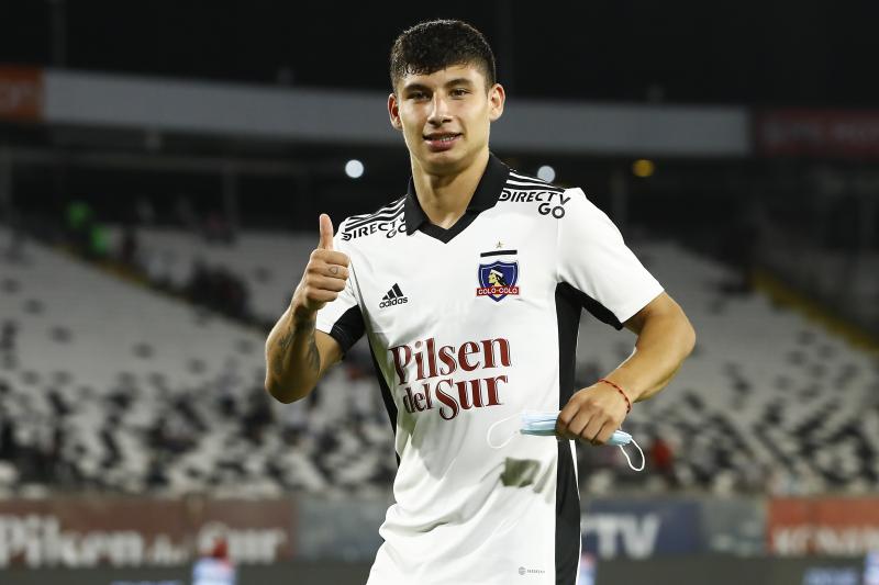 (19 años, delantero de Colo Colo)