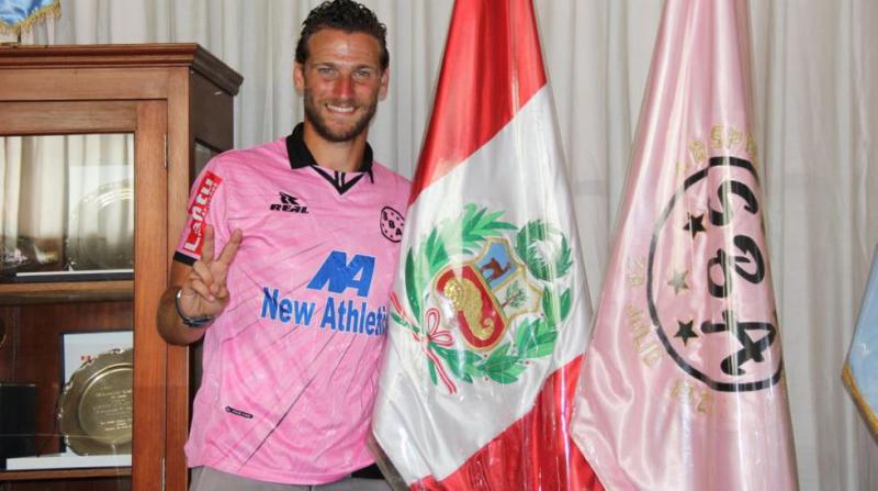 El nuevo supervisor formativo del Audax Italiano con la camiseta del Sport Boys