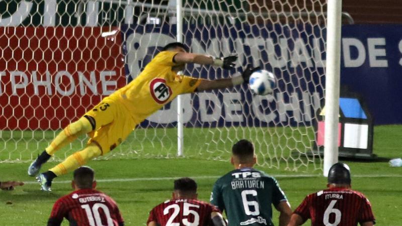 Jiménez ha aportado en la última línea talquina con su experiencia y reflejos bajo los tres palos