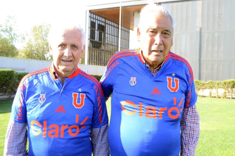 Leonel Sánchez y Carlos Campos con la camiseta de Universidad de Chile.