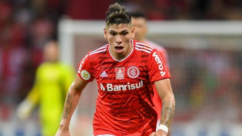 21años, delantero del Internacional de Porto Alegro en el Brasileirao
