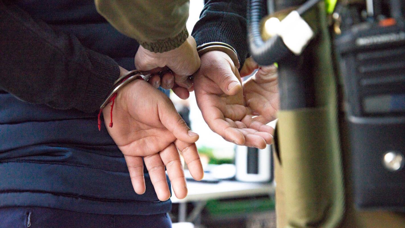 Prim@s detenidos por violar a mujer que rechazó trío sexual