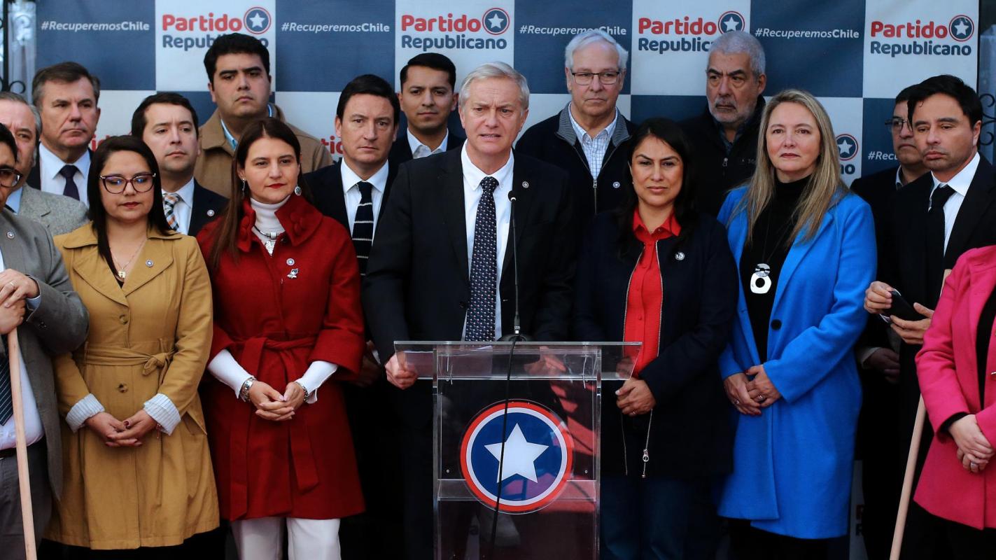 https://s.t13.cl/sites/default/files/styles/manualcrop_1600x800/public/t13/field-imagen/2025-07/Aton_1022516.jpg.jpeg