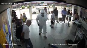 Violentos robos a tiendas de celulares en San Bernardo y San Miguel