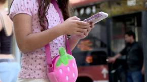 Así se implementará la prohibición de celulares en colegios