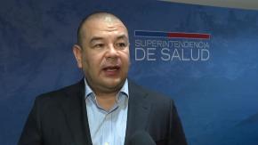 Afiliados a isapres se preparan para posibles alzas en sus planes de salud