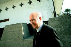 Errázuriz culpa al obispo Barros de las críticas a la gira del Papa Francisco en Chile