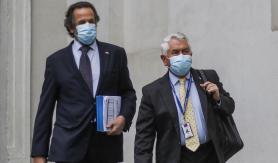 Paris acusa al Washington Post y New York Times de "ponerse de acuerdo" para criticar al Gobierno Paris acusa al Washington Post y New York Times de "ponerse de acuerdo" para criticar al Gobierno