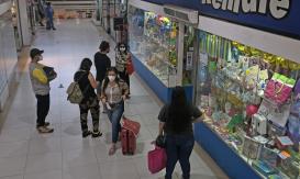 Cámara de Comercio de Santiago critica nuevas restricciones: "Es desproporcionado y equivocado" Cámara de Comercio de Santiago critica nuevas restricciones: "Es desproporcionado y equivocado"