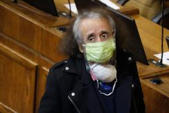 Detienen a diputado Florcita Alarcón por infracción al código sanitario y a la Ley de tránsito Detienen a diputado Florcita Alarcón por infracción al código sanitario y a la Ley de tránsito