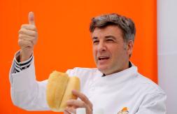 Yann Yvin vuelve a Canal 13 como juez de la nueva temporada de "MasterChef Celebrity" Yann Yvin vuelve a Canal 13 como juez de la nueva temporada de "MasterChef Celebrity"