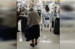 Niegan ingreso a supermercado a anciana de 100 años por no portar permiso de desplazamiento Niegan ingreso a supermercado a anciana de 100 años por no portar permiso de desplazamiento